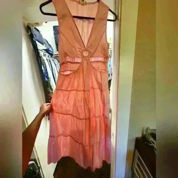 Beautiful cut out ruffle Pink dress - Picture 1 of 3
